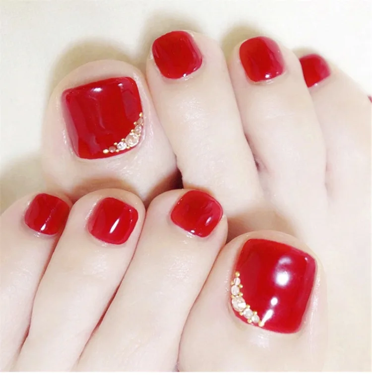 False Toe Nails
