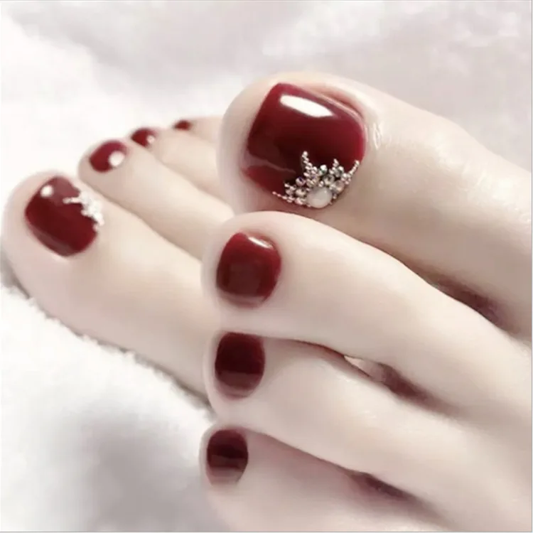 False Toe Nails