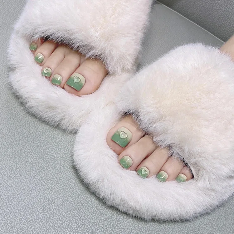 False Toe Nails