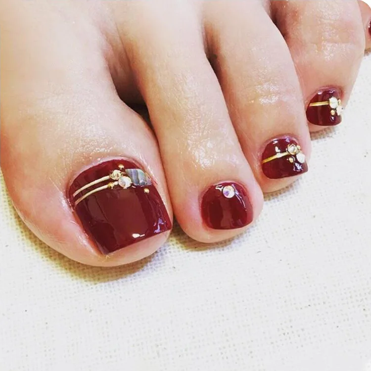 False Toe Nails