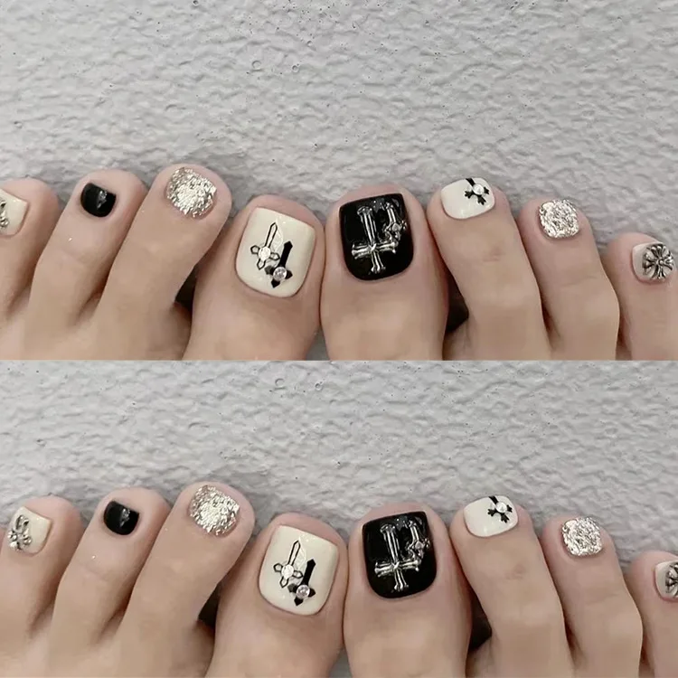 False Toe Nails