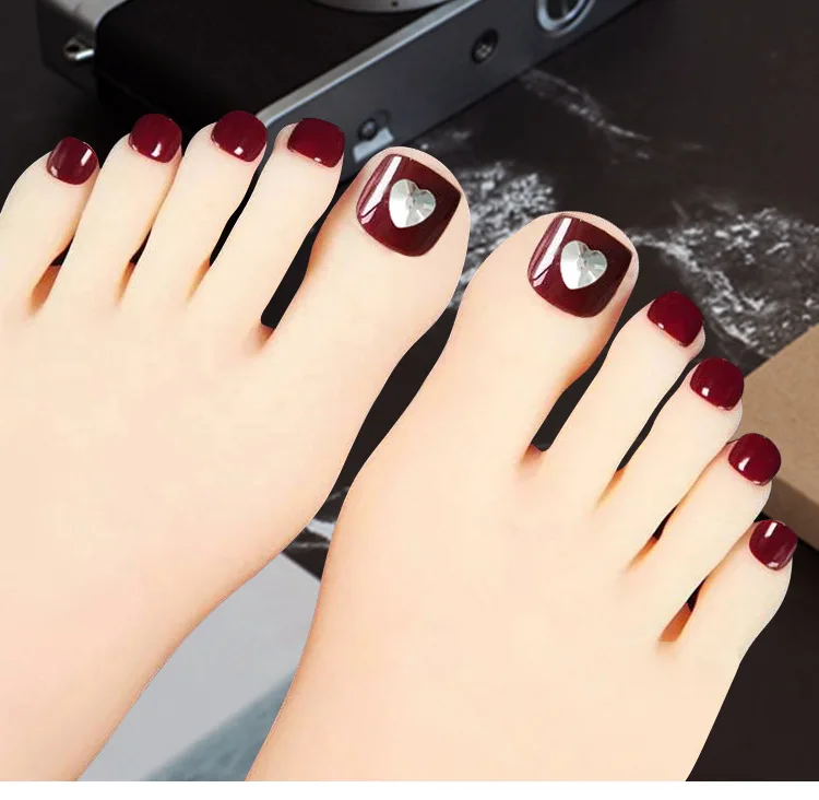False Toe Nails