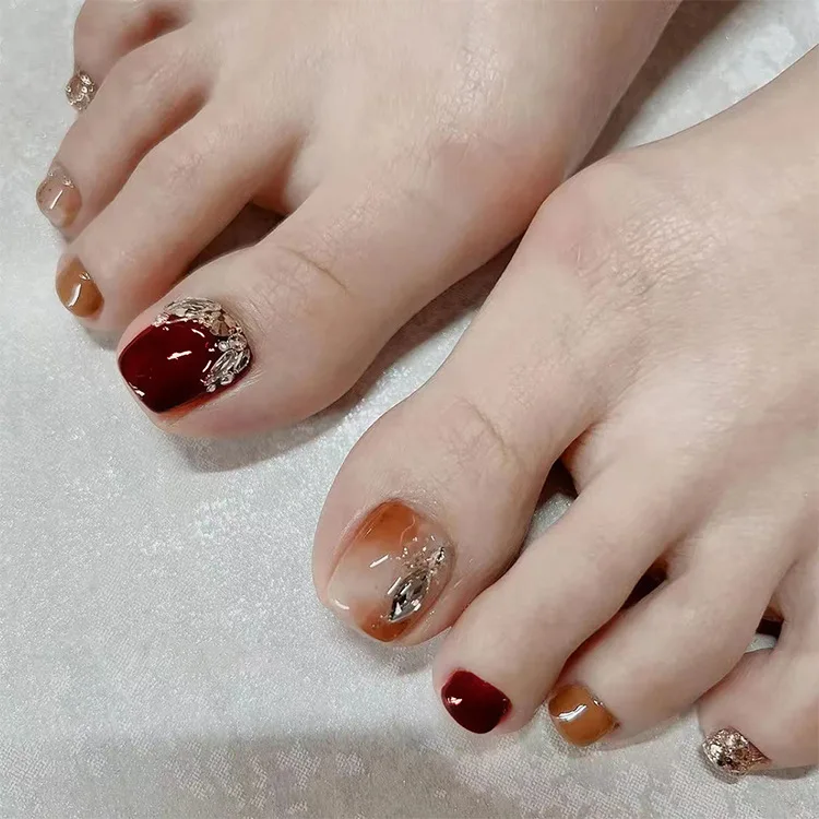 False Toe Nails