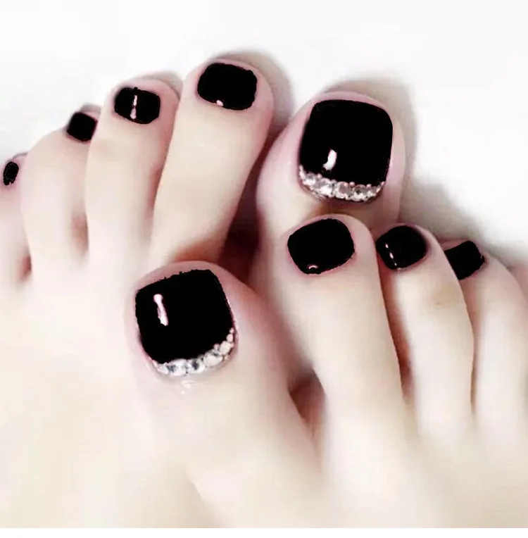 False Toe Nails