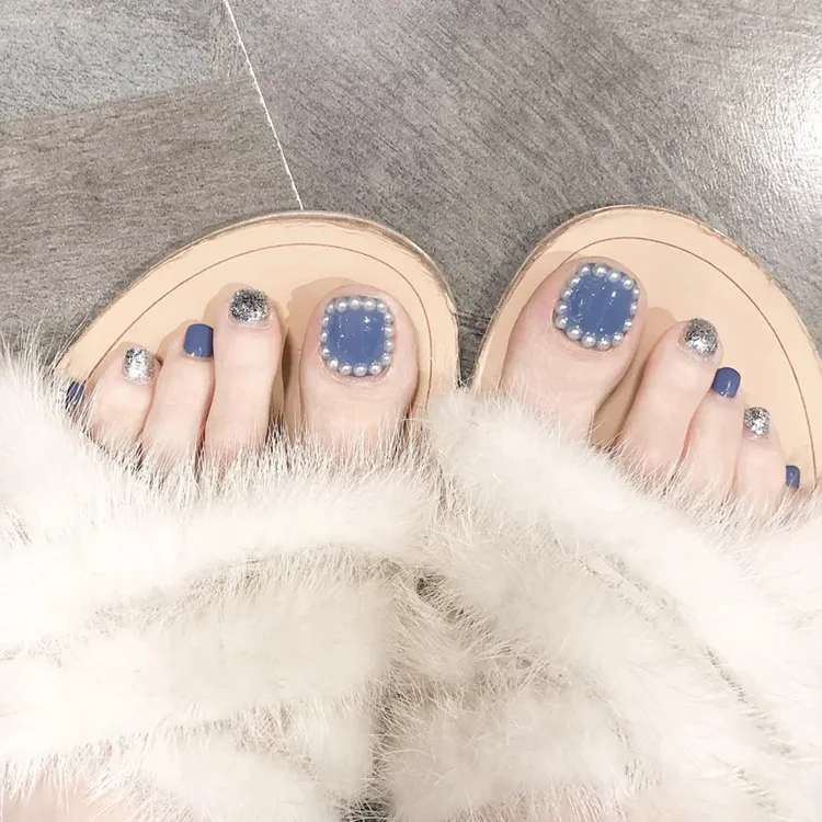 False Toe Nails